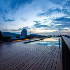 Отель The Deck Condo Patong Стандартный номер разные типы кроватей фото 16