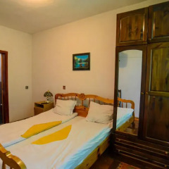 Отель Topuzovi Guest House Стандартный номер с двуспальной кроватью фото 9
