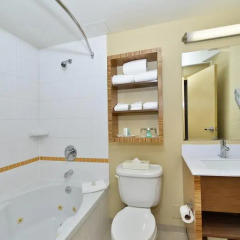 Отель Comfort Inn Downtown Vancouver Канада, Ванкувер - отзывы, цены и фото номеров - забронировать отель Comfort Inn Downtown Vancouver онлайн спа фото 2