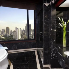 Отель AVANI Atrium Bangkok 4* Улучшенный номер с различными типами кроватей фото 9