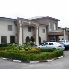 Axari Hotel & Suites парковка