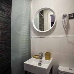 Отель Hostal CC Atocha Испания, Мадрид - отзывы, цены и фото номеров - забронировать отель Hostal CC Atocha онлайн ванная фото 2