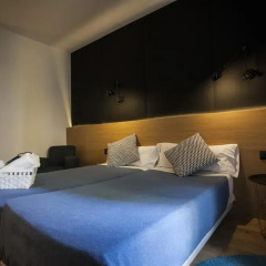Отель Hostal CC Malasaña Улучшенный номер с различными типами кроватей фото 12