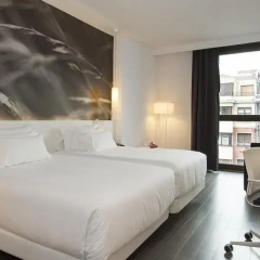 Отель NH Collection Villa de Bilbao 4* Улучшенный номер с различными типами кроватей фото 4
