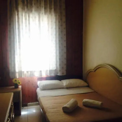 Momos Hostel Стандартный номер с двуспальной кроватью (общая ванная комната) фото 3
