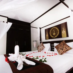 Отель Modern Thai Villa Rawai сейф в номере