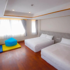 Отель Glur Central Pratunam Стандартный семейный номер фото 7