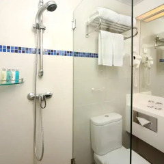 Отель The Harbourview 4* Номер Делюкс с различными типами кроватей фото 12
