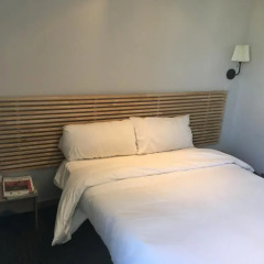 Hotel De Berne 2* Стандартный номер с двуспальной кроватью
