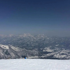 Отель Hakuba Alpine Hotel Япония, Хакуба - отзывы, цены и фото номеров - забронировать отель Hakuba Alpine Hotel онлайн спортивное сооружение