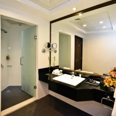 Отель Ramada Corniche Абу-Даби ванная
