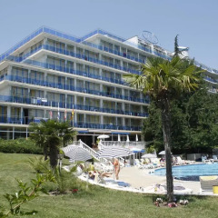 Hotel Perla вид на фасад фото 2