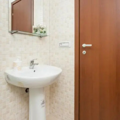 Отель Meltin Rome Guest House 2* Номер с общей ванной комнатой с различными типами кроватей (общая ванная комната) фото 6