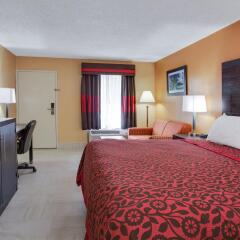 Отель Days Inn by Wyndham Sarasota Bay 2* Стандартный номер с различными типами кроватей фото 6
