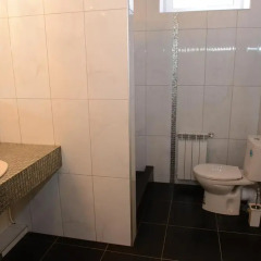 Гостиница Usadba Hotel в Оренбурге 1 отзыв об отеле, цены и фото номеров - забронировать гостиницу Usadba Hotel онлайн Оренбург ванная фото 2