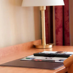 Отель Opera Suites в номере