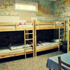 10 Coins Hostel Кровать в общем номере с двухъярусной кроватью