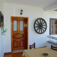 Отель Guesthouse Kris Берат детские мероприятия