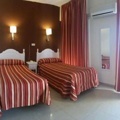 Отель Hostal Sonia Стандартный номер с различными типами кроватей фото 7