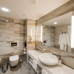 Гостиница Parklane Resort and Spa в Санкт-Петербурге - забронировать гостиницу Parklane Resort and Spa, цены и фото номеров Санкт-Петербург ванная