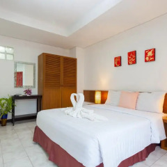 Отель Karon Sunshine Guesthouse & Bar 3* Улучшенный номер с различными типами кроватей фото 18
