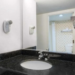 Отель Days Inn Lebanon Fort Indiantown Gap 2* Номер Делюкс с различными типами кроватей фото 3