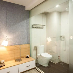 Отель LaLuna Saigon 3* Представительский номер с различными типами кроватей фото 3