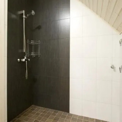 Отель Holiday Houses Saimaa Gardens Финляндия, Лаппеэнранта - отзывы, цены и фото номеров - забронировать отель Holiday Houses Saimaa Gardens онлайн ванная фото 2