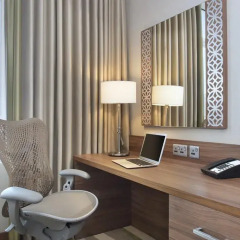 Отель Hilton Garden Inn Dubai Al Muraqabat 4* Улучшенный номер с различными типами кроватей фото 2