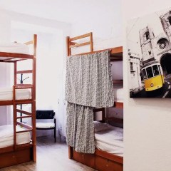 Royal Prince Hostel Кровать в общем номере
