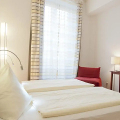 Отель Goldener Schlüssel 3* Стандартный номер с двуспальной кроватью фото 9