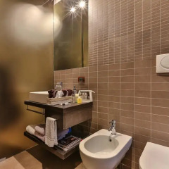 Отель San Babila Suite Италия, Милан - отзывы, цены и фото номеров - забронировать отель San Babila Suite онлайн ванная фото 3