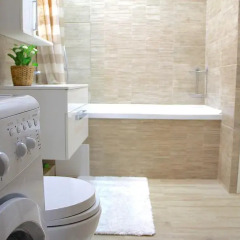 Гостиница Alpha Apartments Voykova в Сочи отзывы, цены и фото номеров - забронировать гостиницу Alpha Apartments Voykova онлайн ванная фото 2