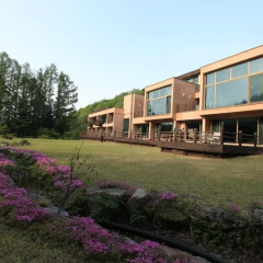 Отель Hugel Heim Pension Южная Корея, Пхёнчан - отзывы, цены и фото номеров - забронировать отель Hugel Heim Pension онлайн