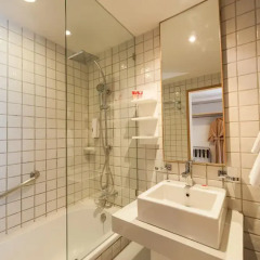 Отель Ramada by Wyndham Phuket Southsea 4* Номер Премиум двуспальная кровать фото 5