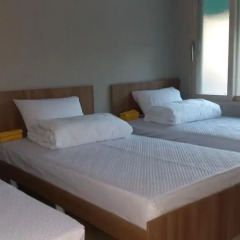 Отель Guest House Julien Стандартный номер с различными типами кроватей (общая ванная комната) фото 27