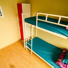 Kimchee Sinchon Guesthouse - Hostel Стандартный номер с 2 отдельными кроватями фото 9