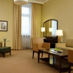 Гостиница Hilton Москва Ленинградская 5* Люкс King corner с двуспальной кроватью фото 2