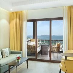 Отель DoubleTree by Hilton Resort & Spa Marjan Island 5* Стандартный номер с 2 отдельными кроватями фото 4