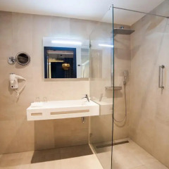 DoubleTree by Hilton Hotel Amsterdam - NDSM Wharf 4* Стандартный номер с различными типами кроватей фото 7