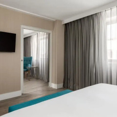 Отель NH Nice 4* Стандартный семейный номер с двуспальной кроватью