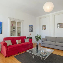 Апартаменты Lovelystay Chiado Distinctive Apartment комната для гостей фото 4