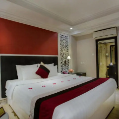 Oriental Central Hotel 3* Улучшенный номер с различными типами кроватей фото 4