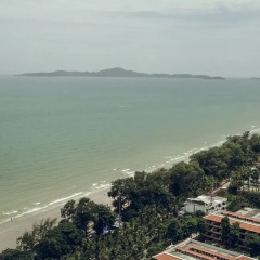 Отель Viewtalay Beachfront by ND Люкс с различными типами кроватей фото 11