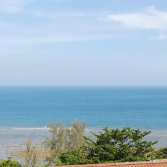 Отель Aquamarine Resort & Villa пляж фото 2