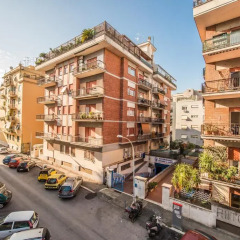Отель Roman Holidays Pigneto