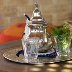 Отель Riad Azenzer гостиничный бар