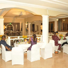 Отель Providence Royale Guest House гостиничный бар