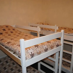 Отель Жилое помещение Stay Inn Кровать в мужском общем номере