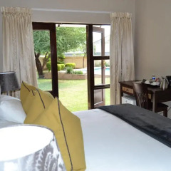 Отель The Capital Guest House 4* Номер Делюкс фото 3